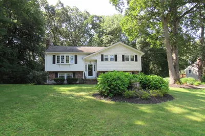 7 Eastview Ave 1