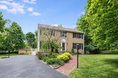 61 Barstow Dr 1