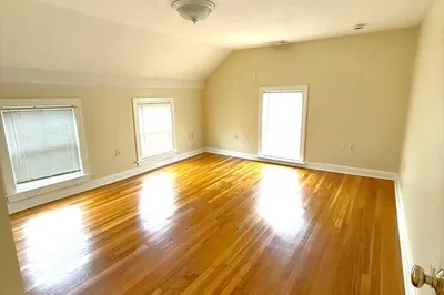 6 Skillings Rd #1