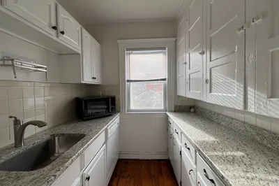 8 Glendale St #2