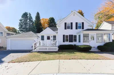 44 Cottage St