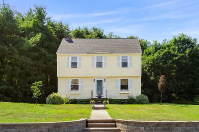 352 Pleasant St