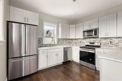 89 Summit Ave #2