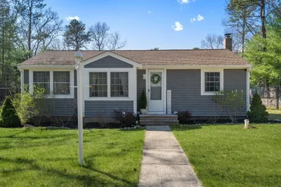 6 Skylark Ave