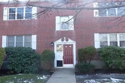 182 Lake Shore Rd #3