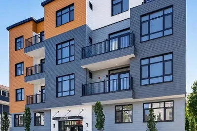 13 Warwick St #302 1