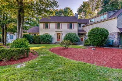 1 Hunts Pond Ln 1