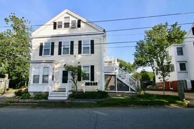 28 SChool St #C