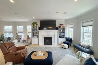 22 Roseclair St #3 1