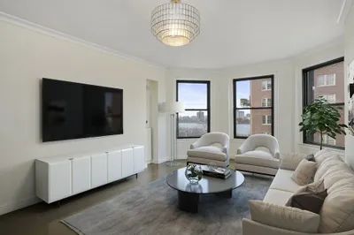 4 Charlesgate East #504