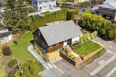 6 Desmond Dr 1