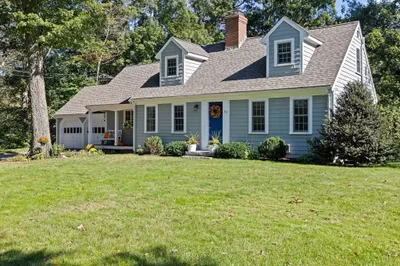 23 Mast Hill Rd