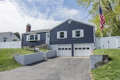 97 Pondview Dr