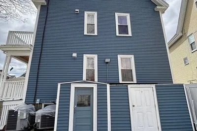 34 Newbury St #1B 1