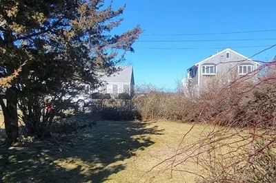 14 Freeman Ave