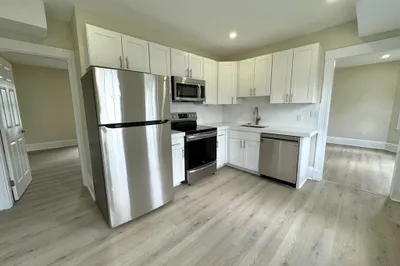 48 Oxford Ave #3