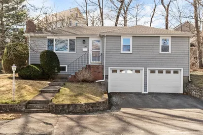 130 Verona Street 1