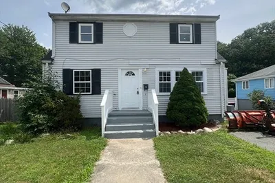 27 Oakdale St