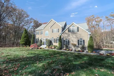 5 Shamrock Ln 1