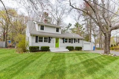 19 Lloyd Ave