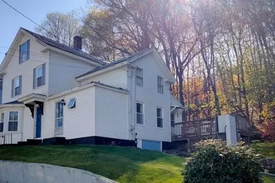 40 Hillside Ave 1
