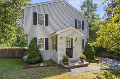 32 Sherburne Ave