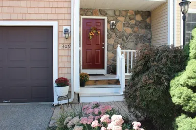 309 Hampton Way #309 1