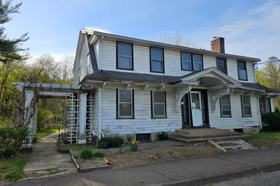 461 Northampton St 1