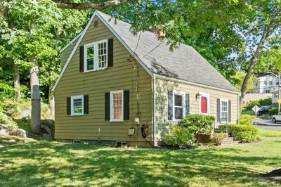 2 Woodland S Ave