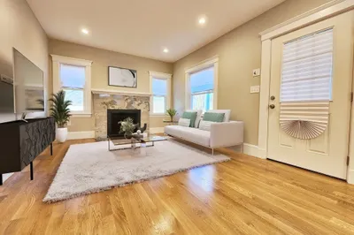 330 W Squantum St