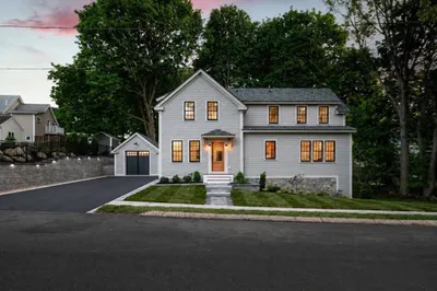 1 Stanley Ave 1