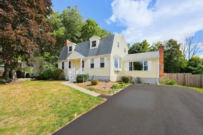 88 Darren Dr 1