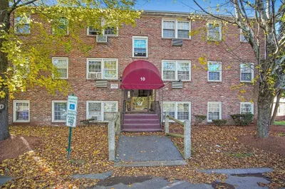 10 Danbury Dr #3