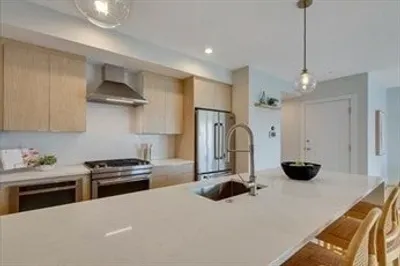 165 Bowen St #1