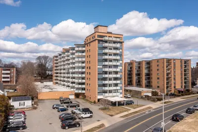 300 Lynn Shore Drive #812 1