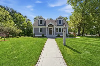 24 Pleasant St 1