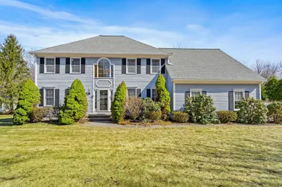 15 Winterberry Dr 1