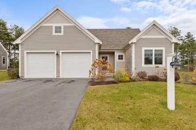 7 Water Lily Dr