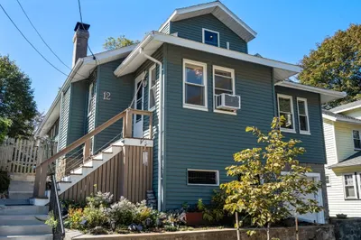 12 Victor St