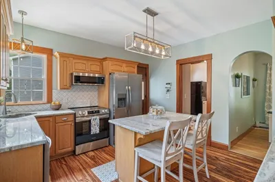 1542 Grafton Rd 1