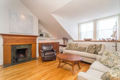 42 Mount Vernon St #5C 1