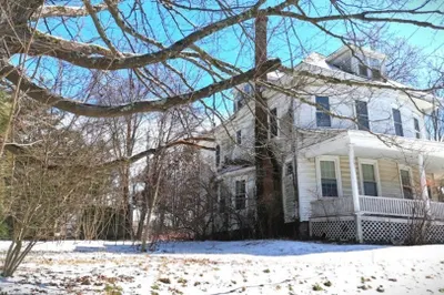 11 Woodsome Ave