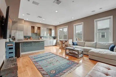 45 Vinton St #4