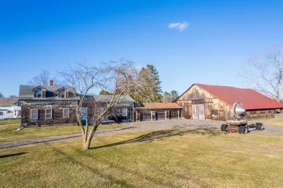 186 N Hatfield Rd 1