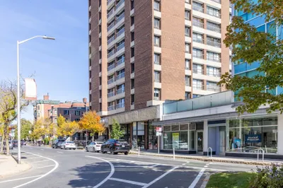 1105 Massachusetts Ave #12G 1