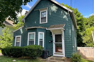 12 Cottage St 1