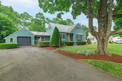 15 Eastman Ave 1