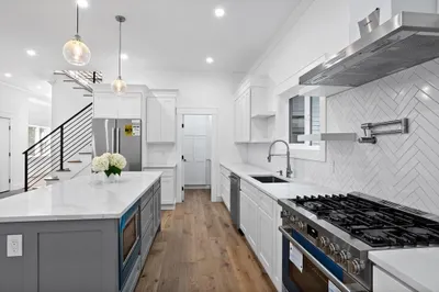 381 Brook St 1