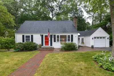 61 Hilldale Rd