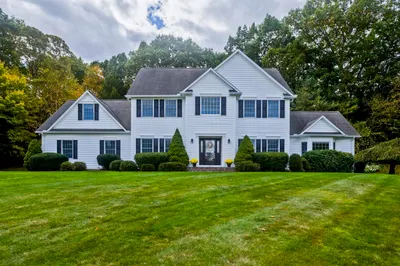 12 Deerfield Dr 1